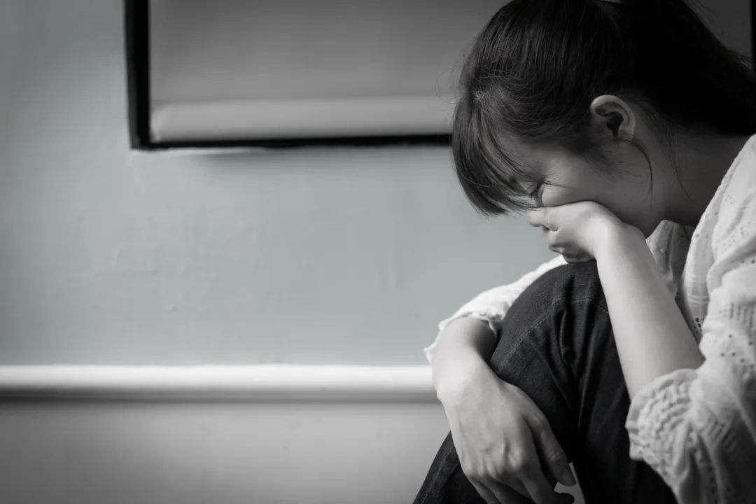 为出国女子嫁南美黑人，婚后悲惨多次逃跑，最后求助中国大使馆