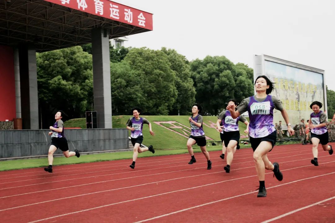 燃爆全场这场军体运动会血性十足,2021年海军陆战队军体运动会