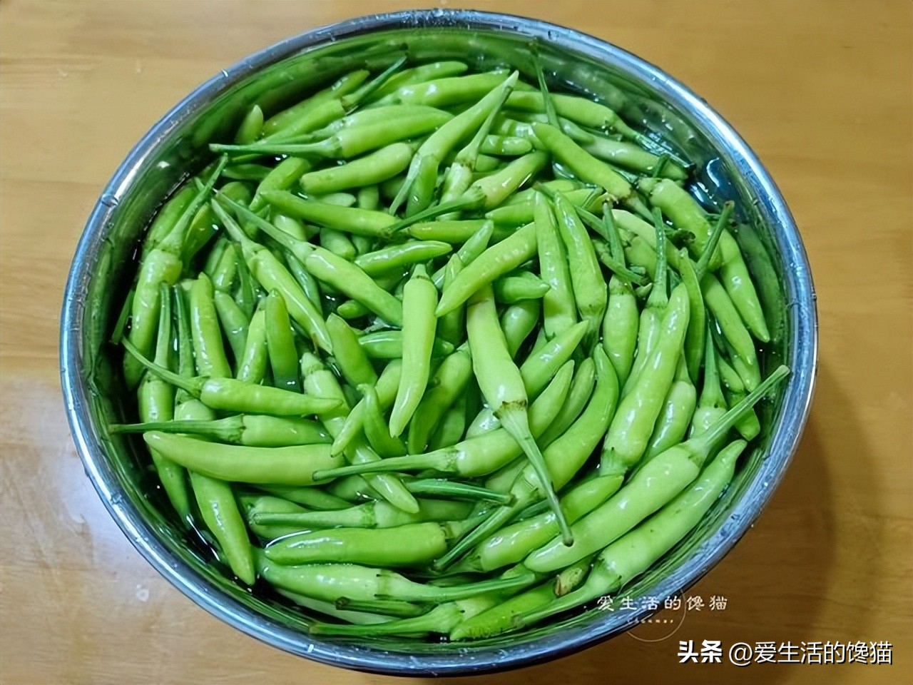 到底用什么来泡辣椒才好吃,第一次做泡辣椒应该很好吃