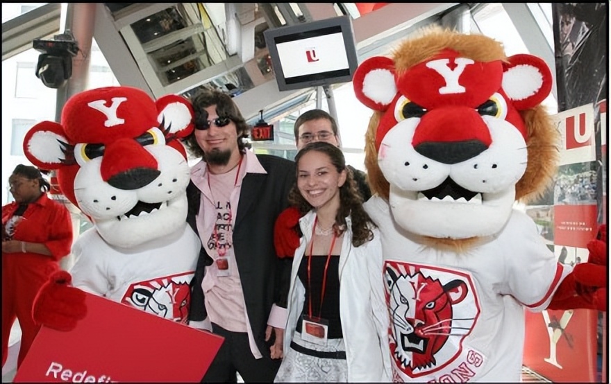 约克大学加拿大算几本,加拿大约克大学和国内大学对比