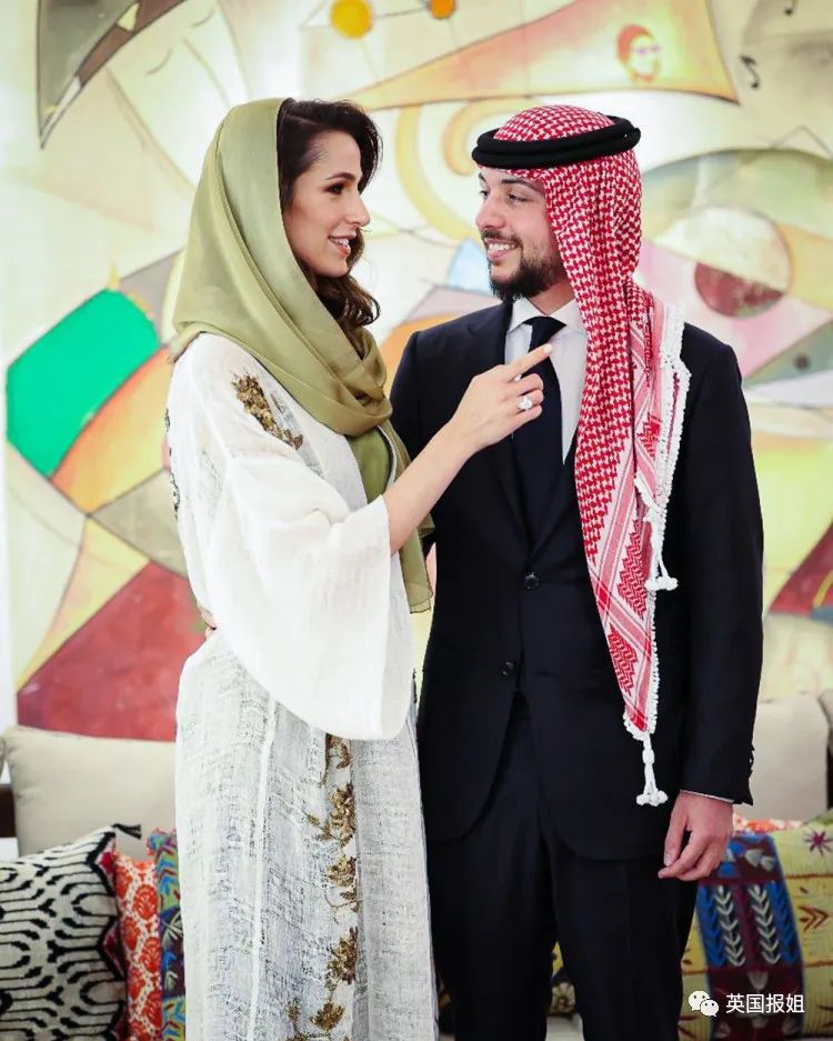 凯特王妃高级造型,凯特王妃穿蓝色格子英伦风