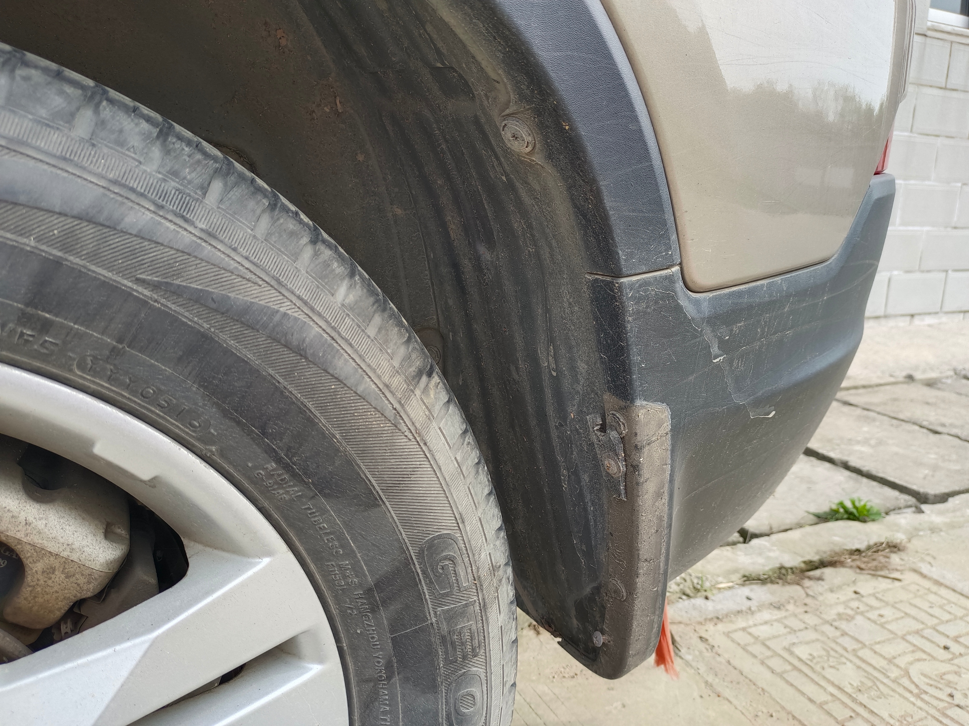 长安cs55前轮挡泥板内衬怎么更换,新车换挡泥板