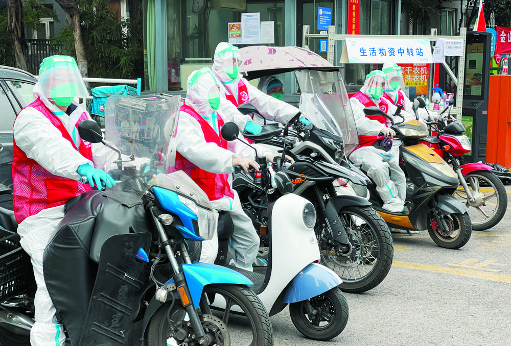 店主骑士陈超：关店，骑着妻子的小电驴冲向民心佳园