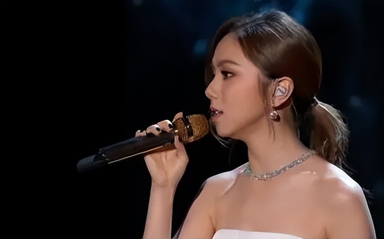 邓紫棋综艺哭诉,邓紫棋综艺节目中催泪瞬间