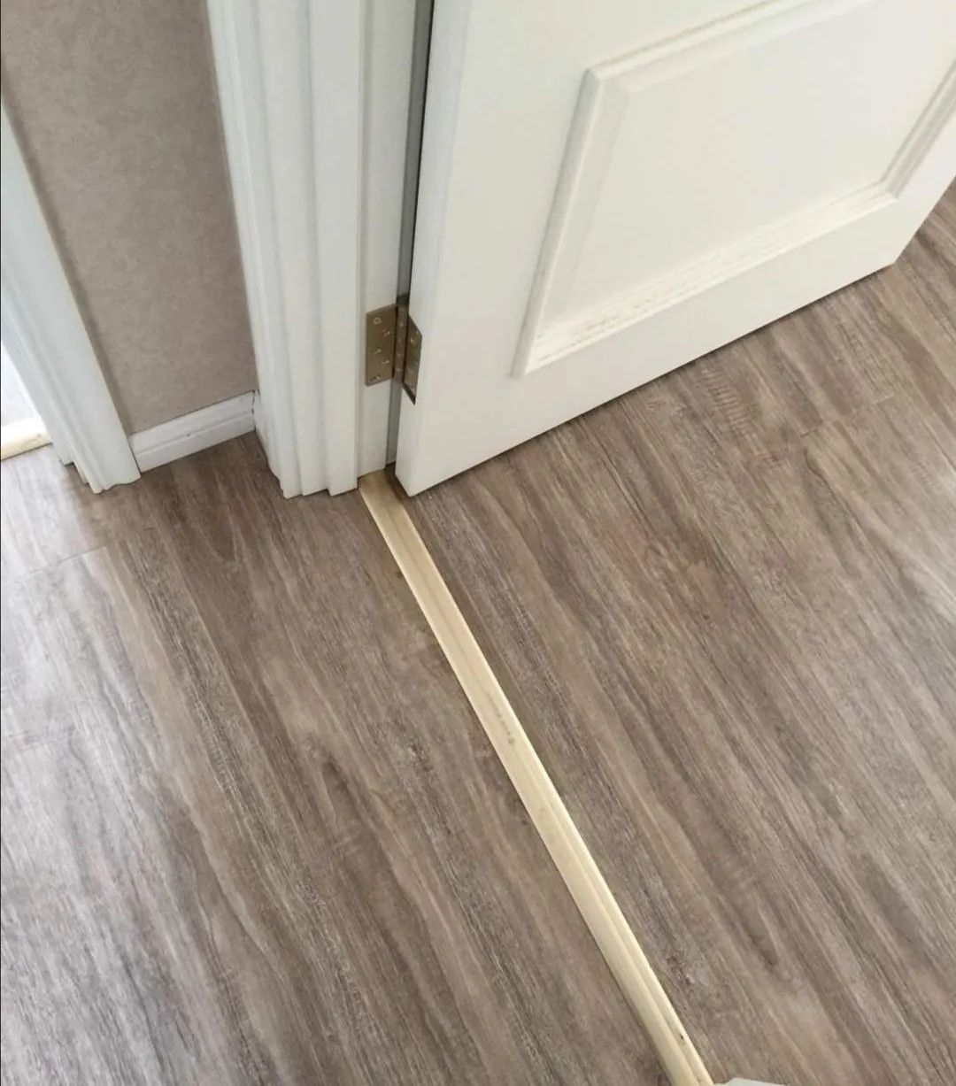 木地板通铺起拱能自己恢复吗,已经铺好的木地板不平怎么补救