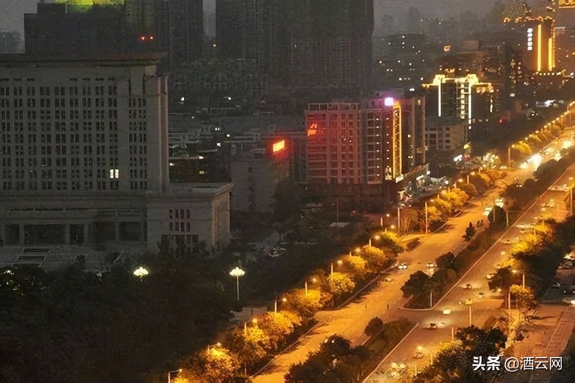 他在商丘一年亏了十几万​；​她在小县城卖酒每月5-6万业绩|酒圈人物