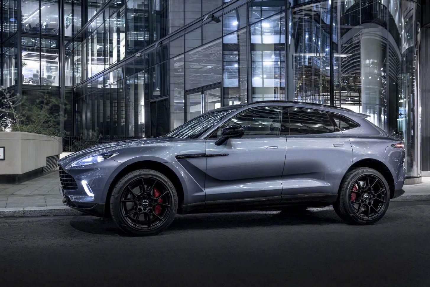 腾势N7与保时捷Macan阿斯顿·马丁DBX对比？何不对比一下极氪001