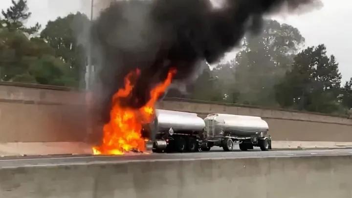 香烛引起家中起火，竟这样灭火！