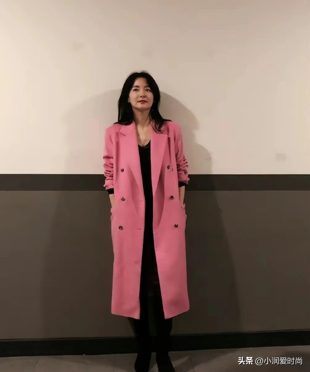 李英爱穿什么衣服最美,李英爱穿大衣薄纱连衣裙全身图片