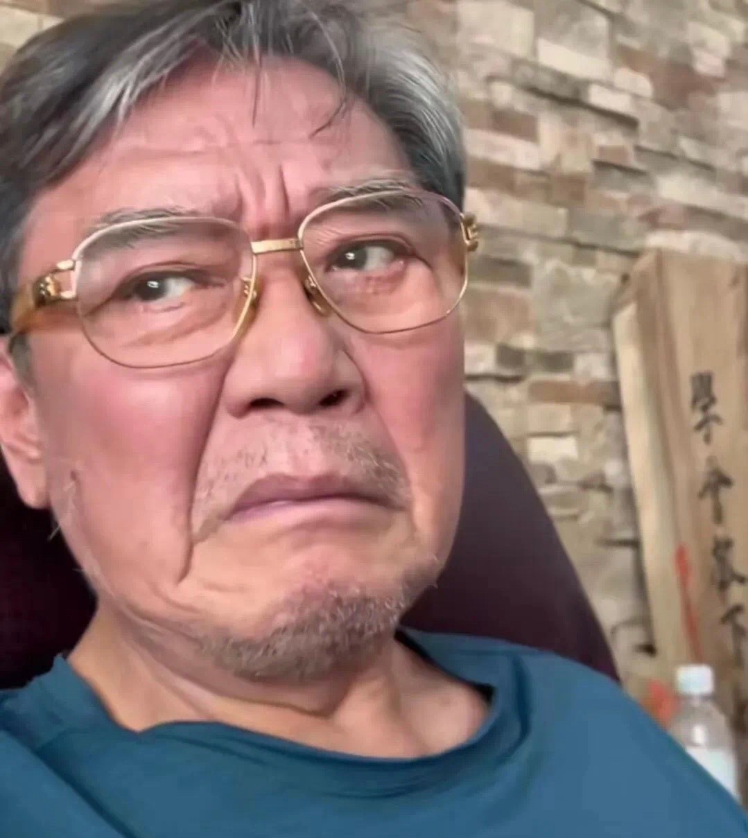 李立群感谢河南哥哥寄的鸡蛋视频,哥哥给李立群寄鸡蛋