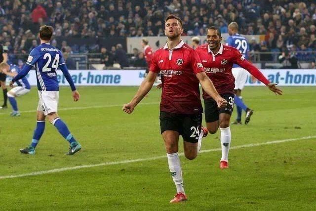 足彩如何通过赔率看出庄家的意图,足彩赔率上升意味什么