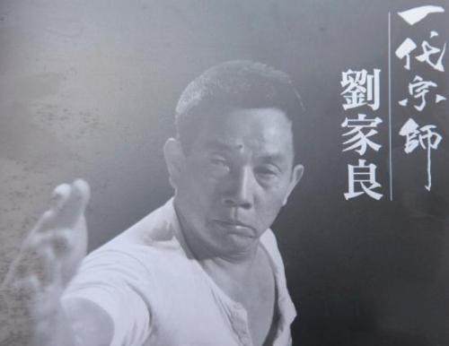 李小龙被神话还是确实有实力,李小龙被群众演员打脸片段