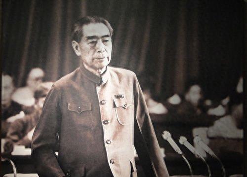 张学良晚年采访最佩服的人,1990年张学良采访视频
