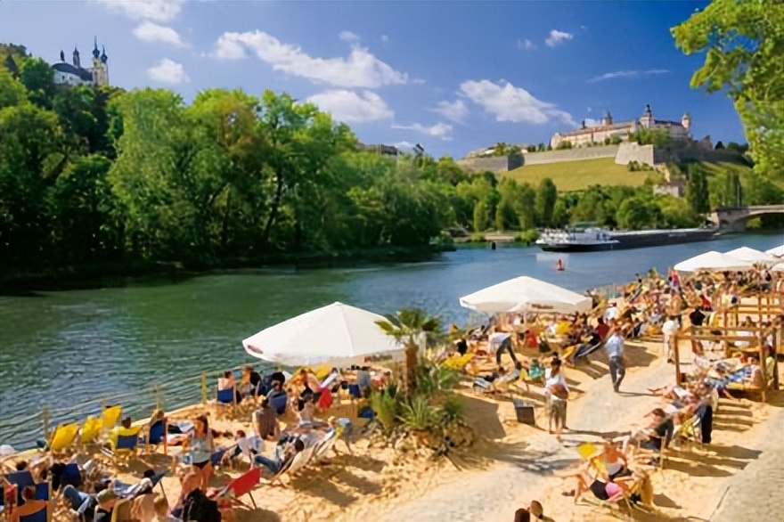 寰峰浗缁村皵鑼ㄥ牎澶у浠嬬粛,寰峰浗缁村皵鑼ㄥ牎澶у