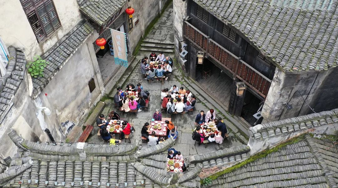 鍘嗗彶涓婇粍閲戠殑鍓嶄笘浠婄敓,榛勯噾姘撮亾鍘嗗彶浜ゆ槗鏁版嵁