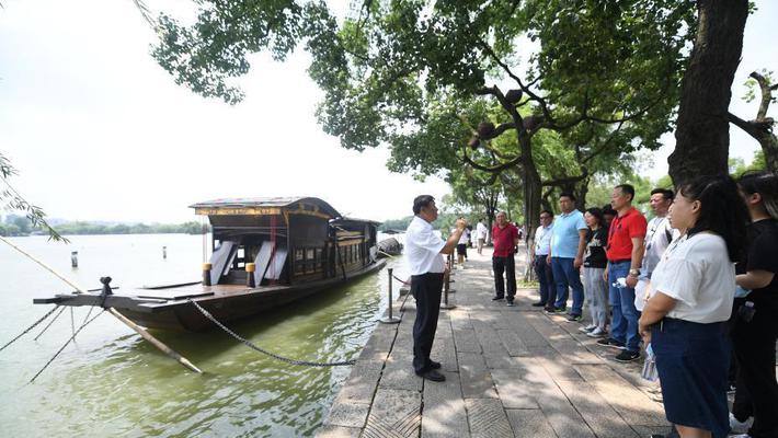 来自塔里木《塔河文苑》的诗歌四首、散文两篇