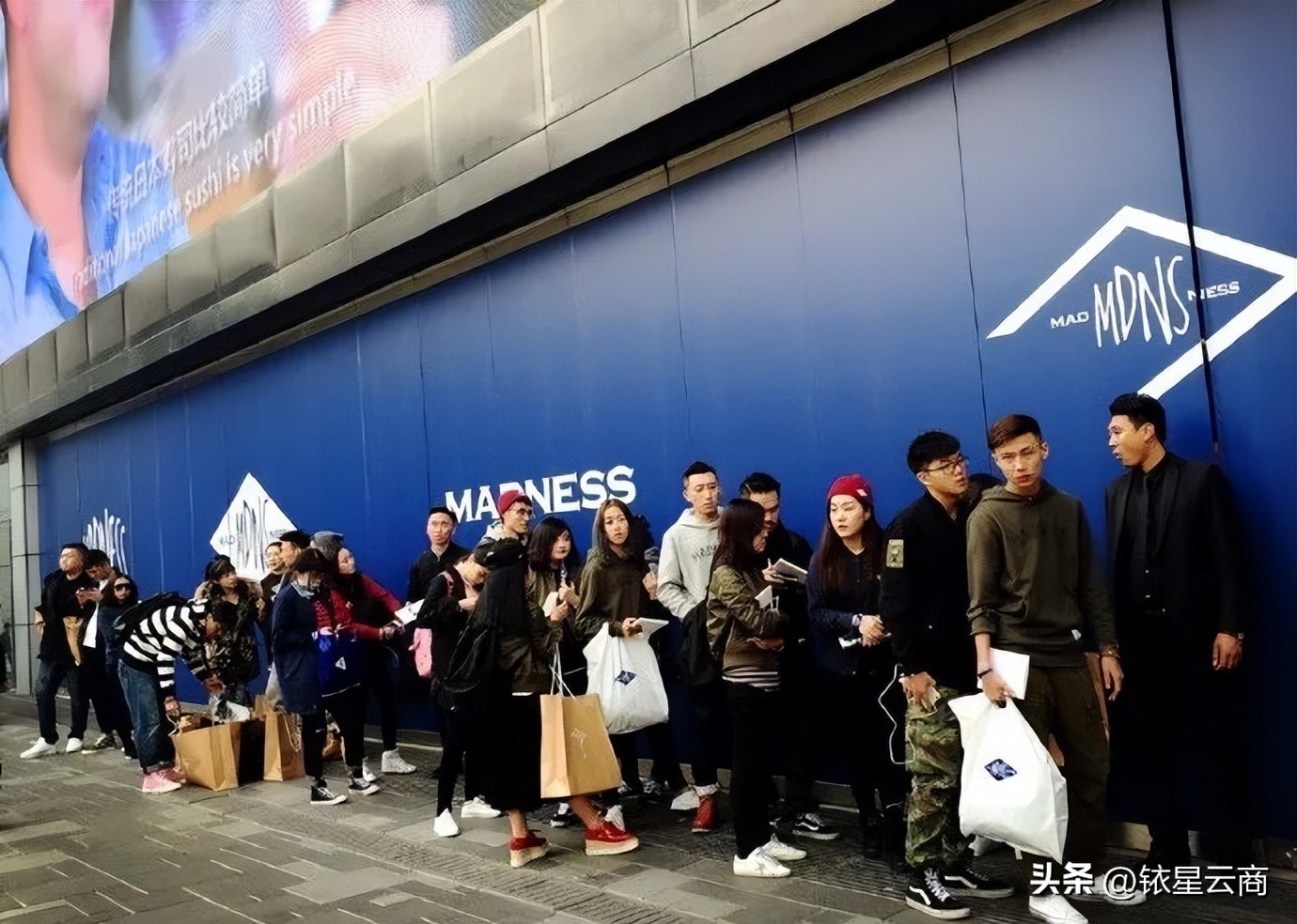 从明星潮牌风波，探究潮牌未来发展新思路