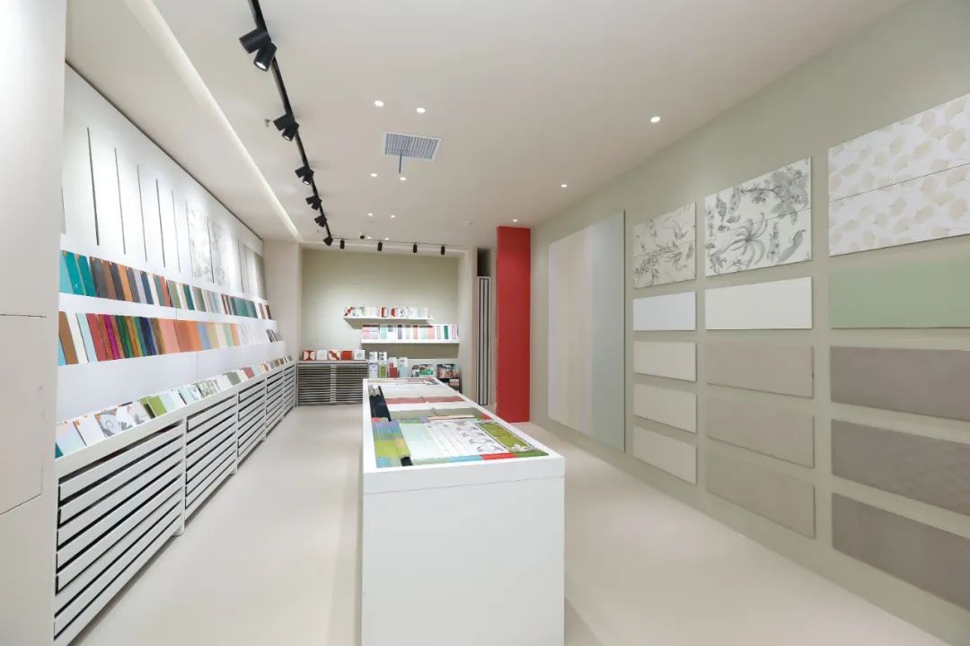 官宣丨繁花印象获“年度艺术花砖创领品牌”和“专精特新”TOP30