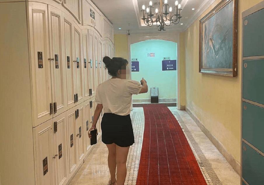 男童进女浴室被怀疑,男童进女卫生间被发现