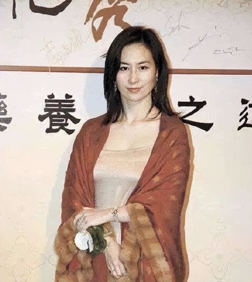 李嘉欣何超琼最近消息,何超琼梁安琪李嘉欣