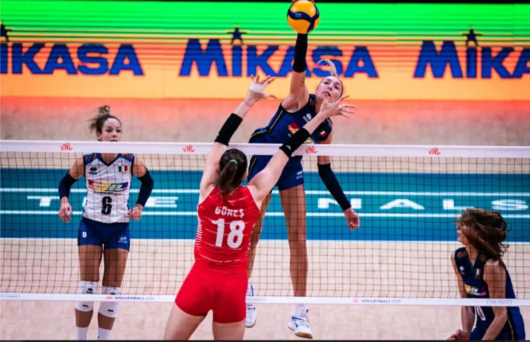 意大利对巴西半决赛,半决赛意大利vs西班牙