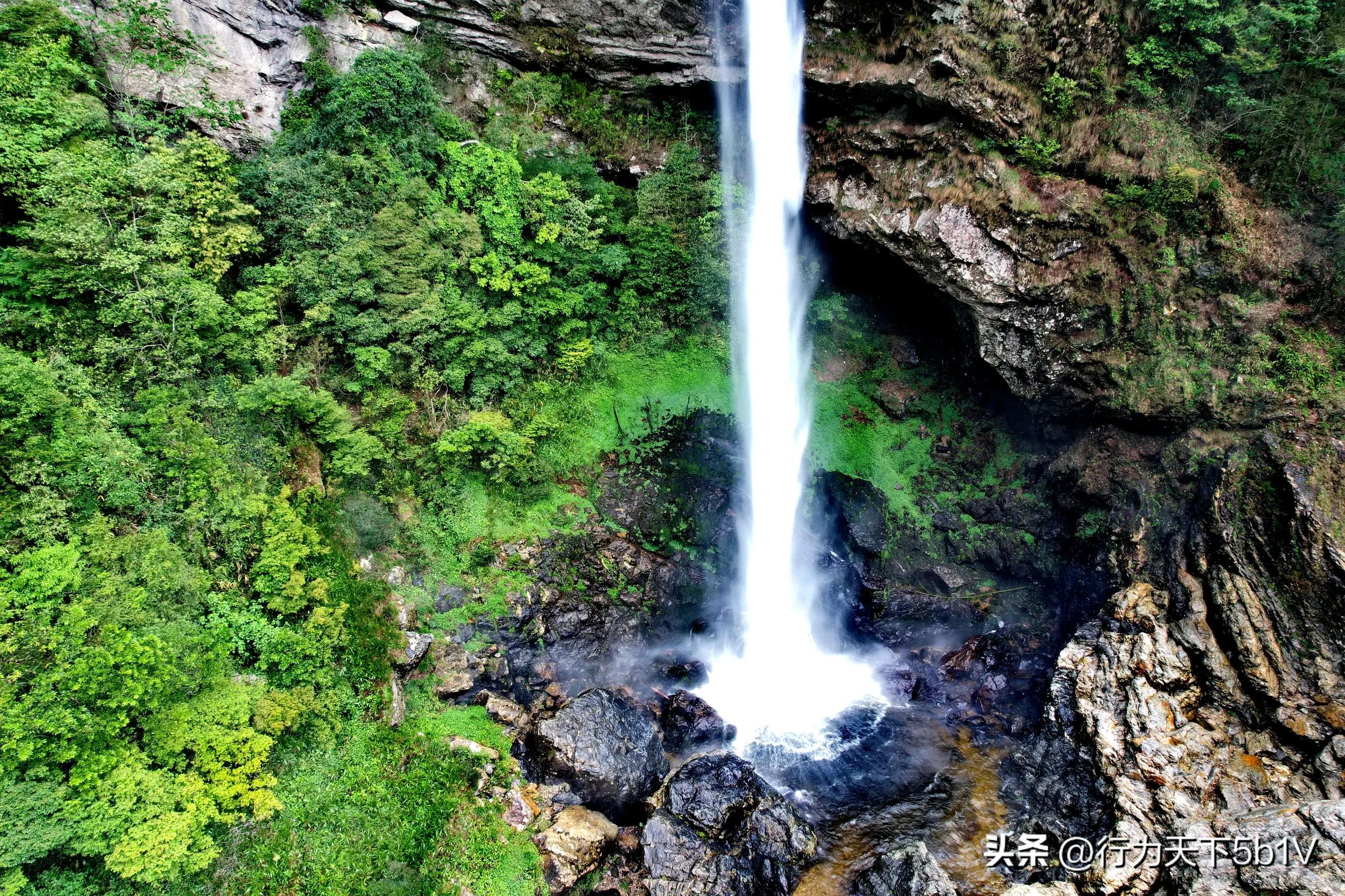 【探秘宛田红滩瀑布溯溪梦江吉翁瀑布】穿越花坪神秘风景线