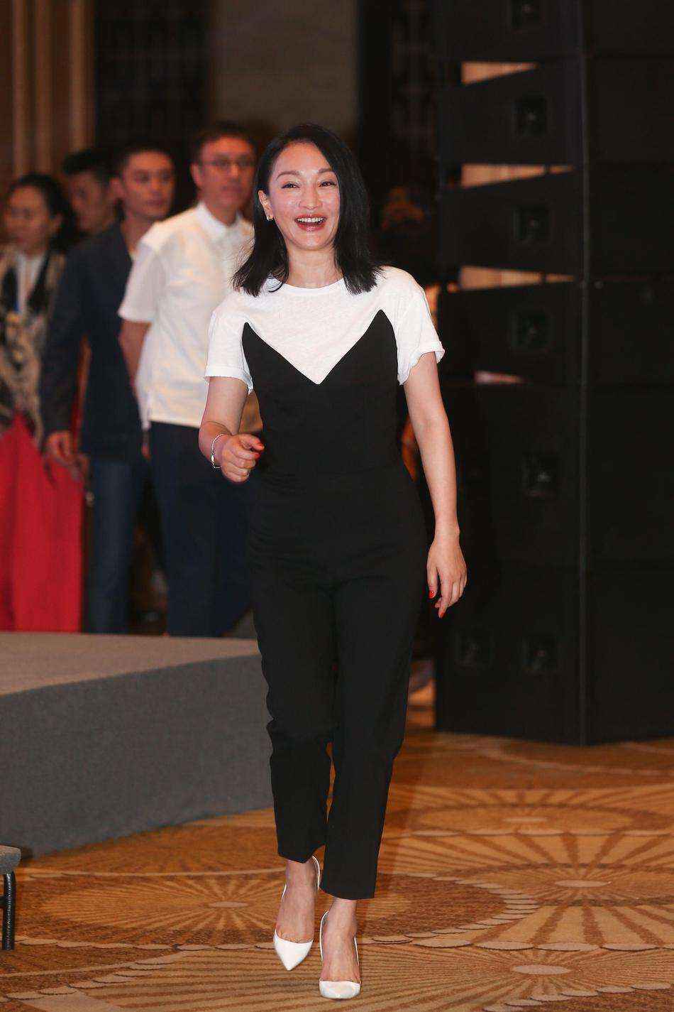 女生腰长腿短怎么办,如何练出大长腿又直又细学生党