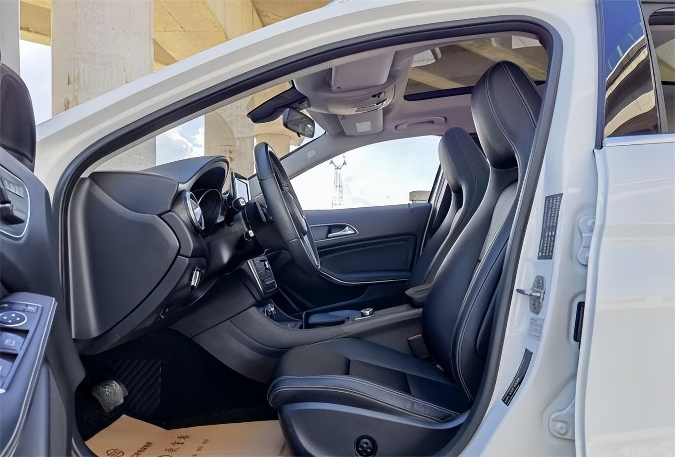 方向盘自动伸缩有异响,方向盘按键失灵乱跳怎么办