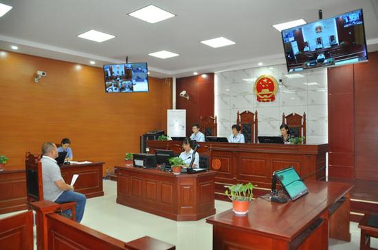 富贵险中求，1晚狂挣上万元，野河打捞红虫是怎样的“黑产”