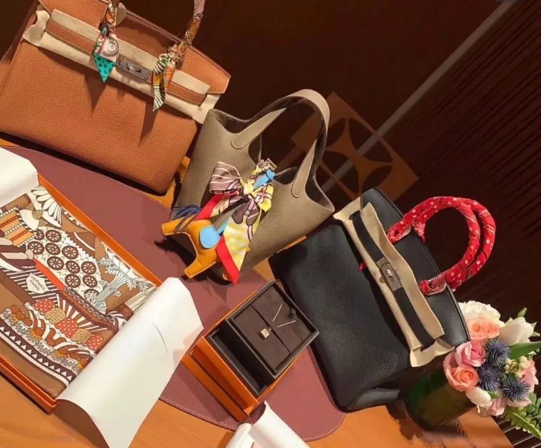 第一个包买lv还是圣罗兰,第一只包买lv还是迪奥