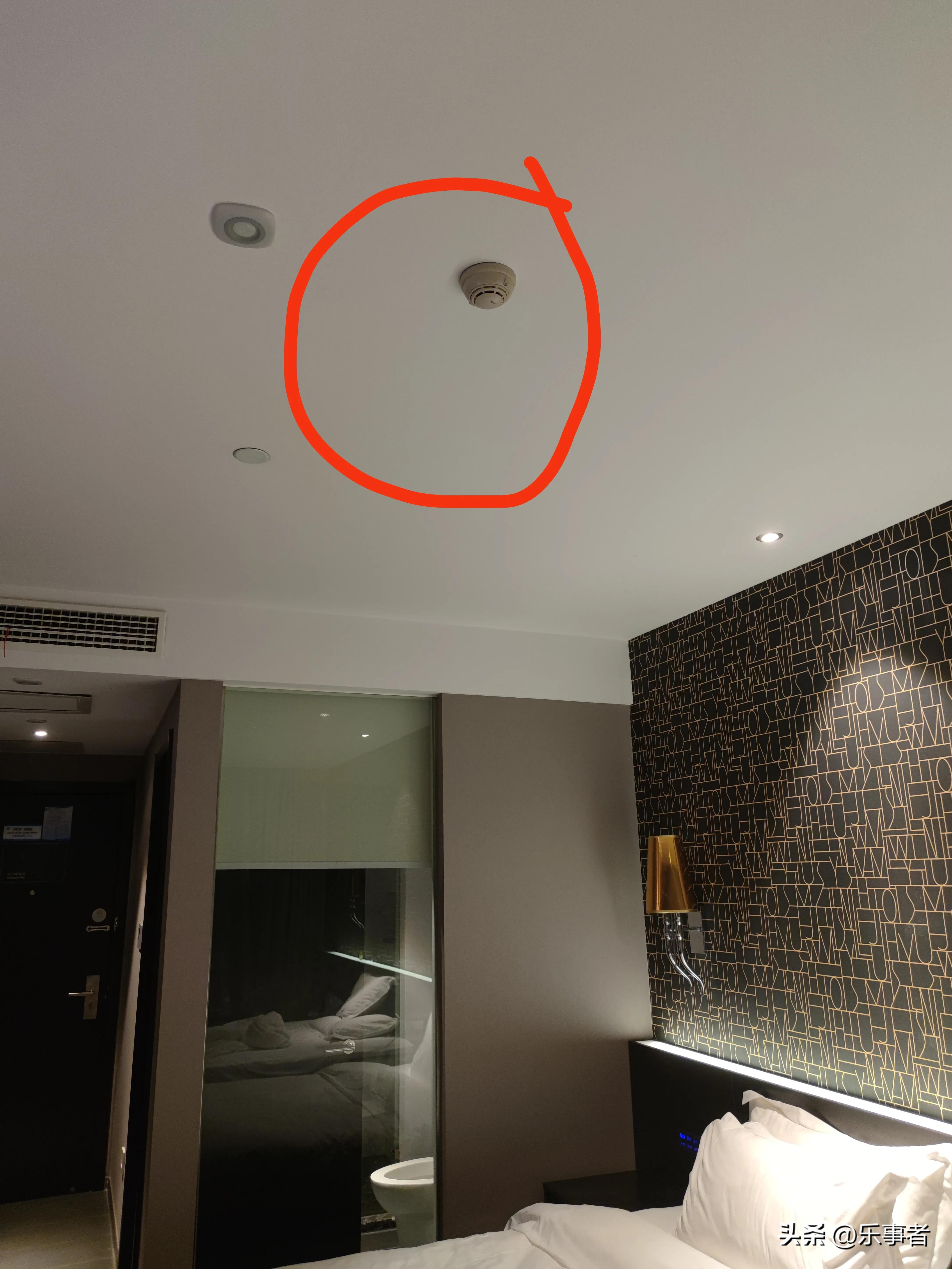 住酒店怎么防偷拍,外出住酒店防窥方法