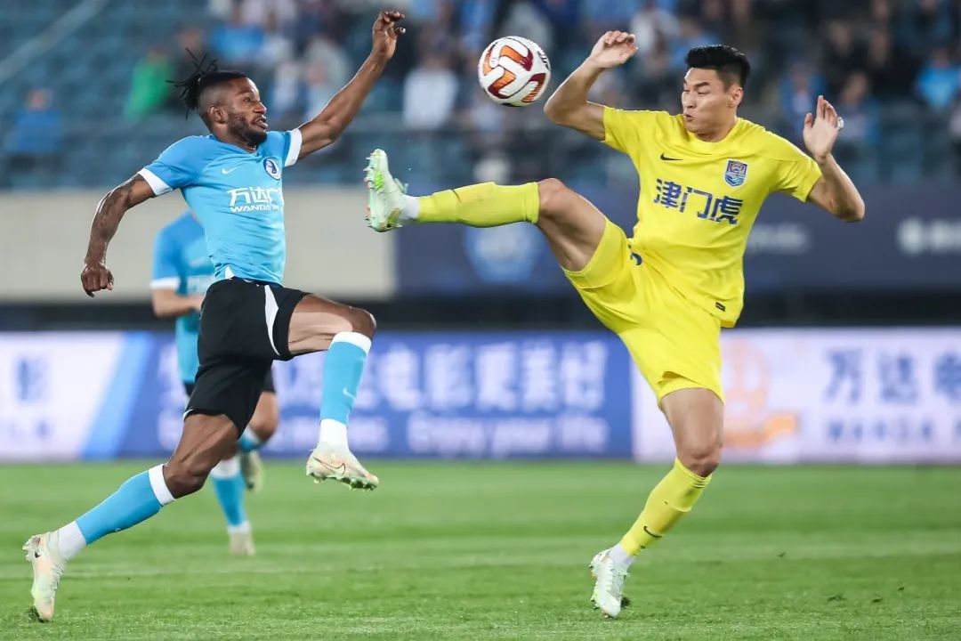 中超保级大战大连人2-1逆转,中超战况泰山1-4负河南