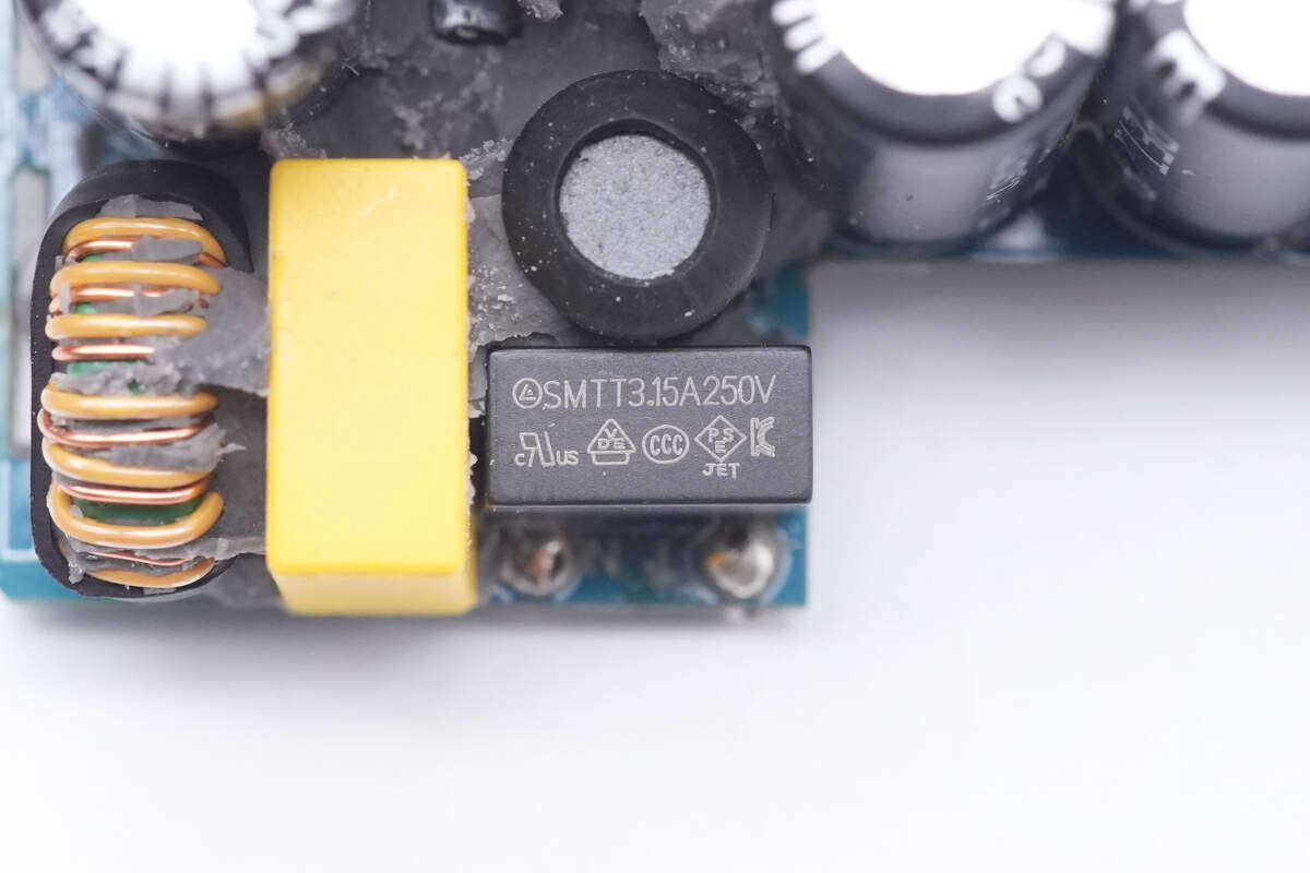 魅族pandaer无线充测评,魅族pandaer充电宝拆解