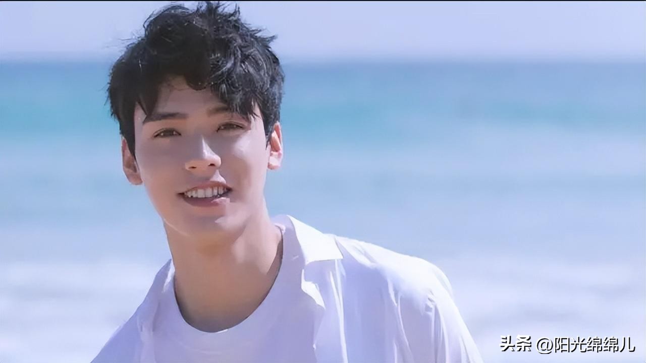 王一博王俊凯蔡徐坤他们的照片,鹿晗蔡徐坤谁帅