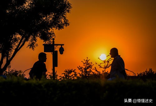 “变性人”李二毛：为生计两变性别，最后出租屋中凄惨离世