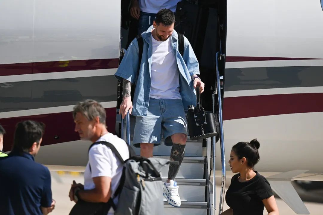 梅西现身lv,梅西穿阿根廷卡塔尔世界杯球衣