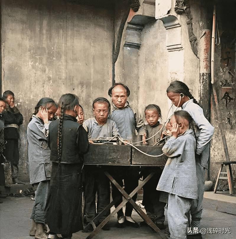 侵华日军*行暴**照片，女子为活命，脱衣服让日本人拍摄，*辱侮**致死