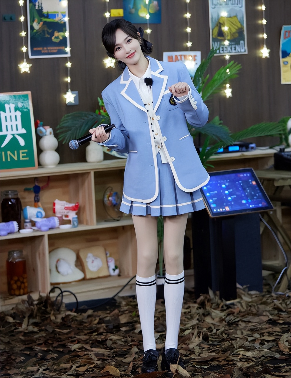 衣不蔽体,全身涂白,满口假牙闪瞎眼…娱圈的病态审美,该管管了