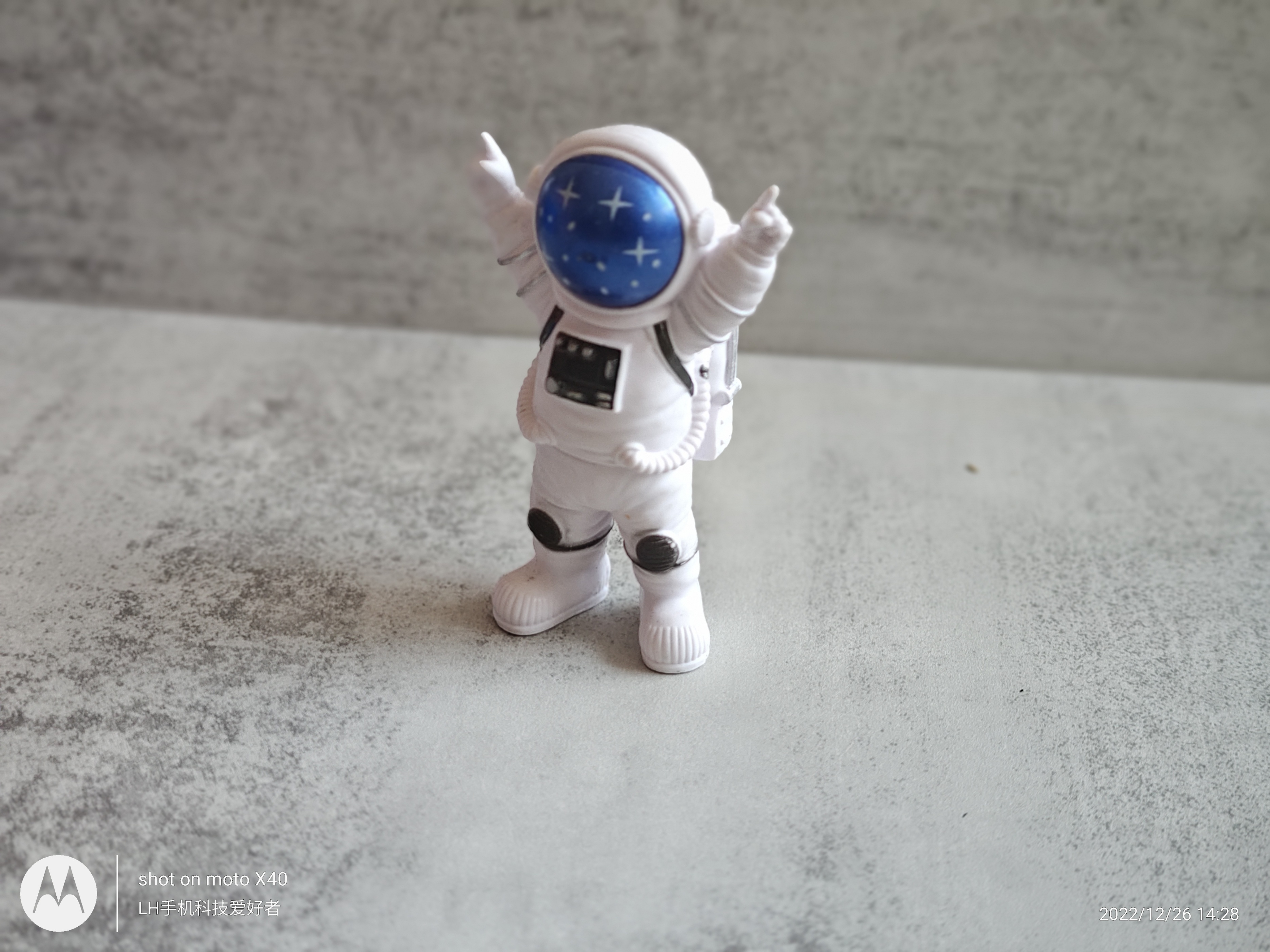 motox40屏幕测评,四曲面屏高级感