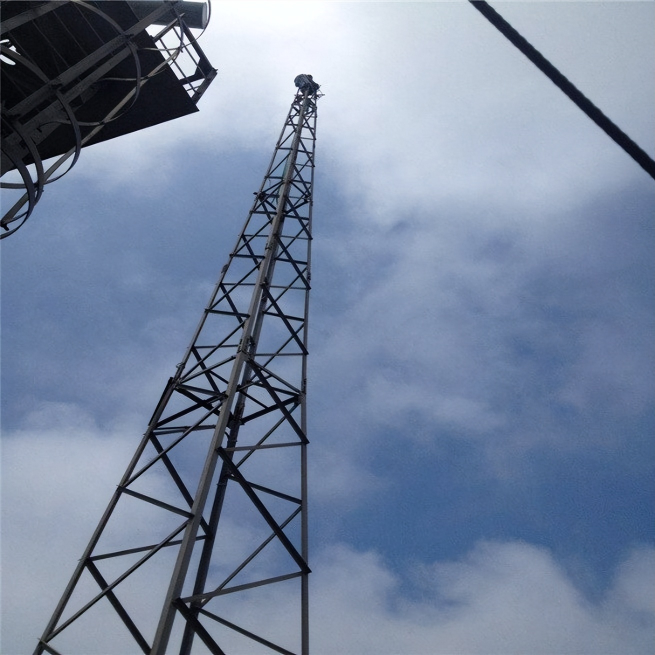 大避雷针和小避雷针联合避雷,避雷线与避雷针保护范围哪个大