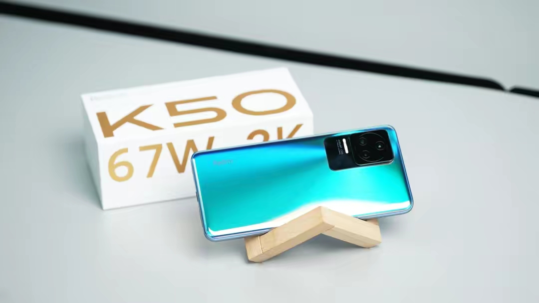 小米手机目前最值得入手的一款是,小米手机目前哪一款最好用又实惠