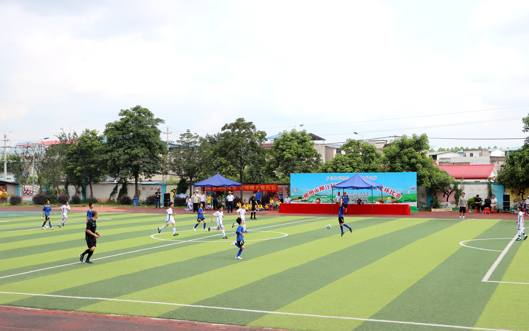 全县中小学生校园足球赛开赛,小学校园足球联赛开赛报道