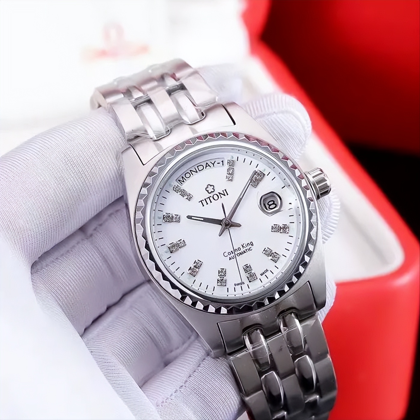 梅花表和天梭手表哪个品牌更好,梅花和天梭表哪个更值得入手