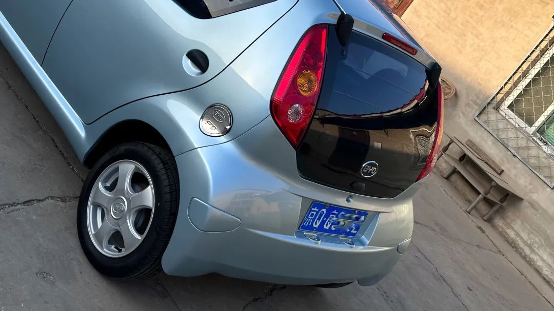 2010款比亚迪f0翻新案例,比亚迪f0全车翻新喷漆多少钱