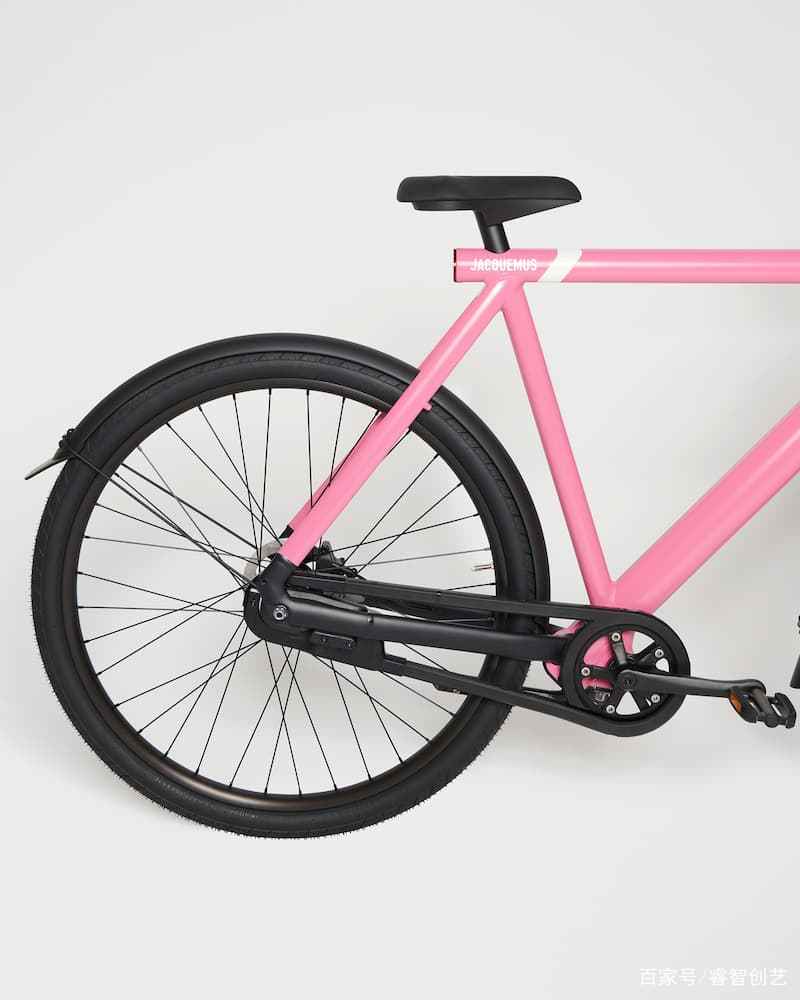 今年的圣诞礼物就是它——Jacquemus＊VanMoof粉红电动自行车