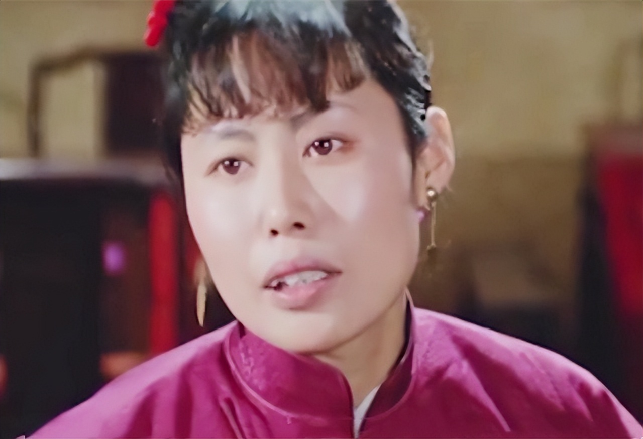 老舍笔下的骆驼祥子进行分析对比,老舍在骆驼祥子中描写的京味儿