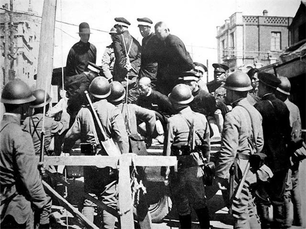 中国第一颗原*弹子**爆炸成功，毛主席却说要先通知日本，这是为啥？