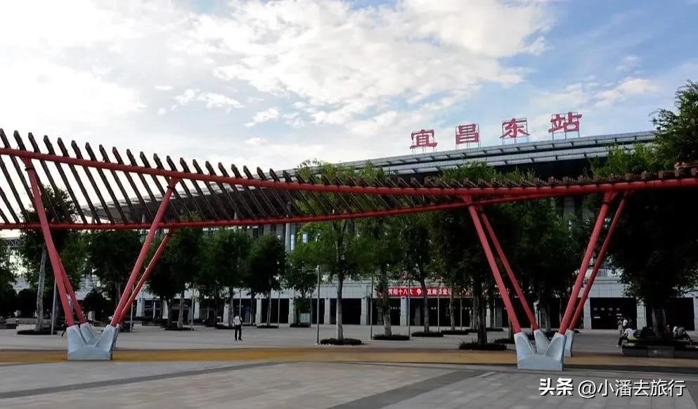 我们一行5人，五一从重庆出发，乘坐星际领航号，花费近9000元