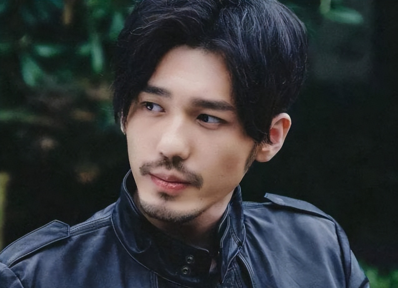 胡须到底有啥用，为何现在中国人很少留胡子，古人却特别喜欢？