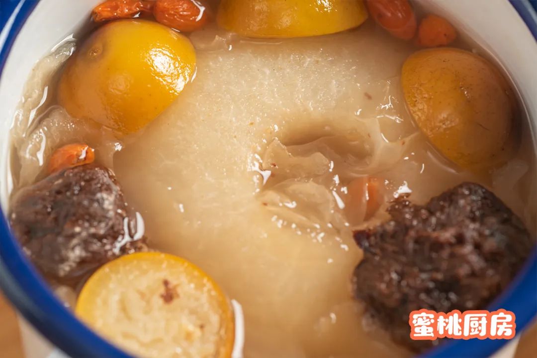 小孩支气管炎反复咳嗽煲什么汤喝,小孩子喉咙反复发炎咳嗽喝什么汤